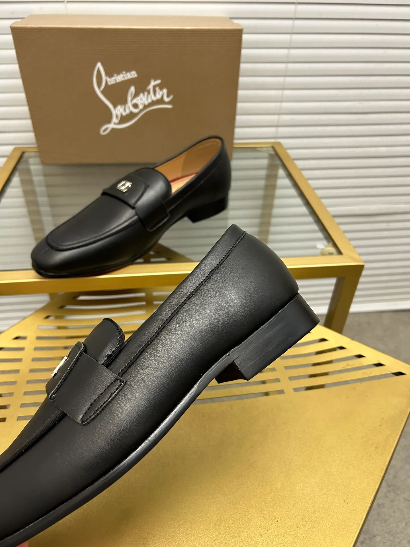 (Customized model) Ex-factory price is 520. christian louboutin (CL red sole shoes) counter series, casual sneakers for couples 📢 📢 📢 Exclusive hot style release 🎈🎈💪 Movable latex feet 👻 Finished outsole line [Proud] 😝Female 35-40# Male 38#-46, global supply😝 [Top version]: Original imported genuine leather upper, top original leather lining, original molded TPU outsole, original 1:1 detail processing, original shoe last,
